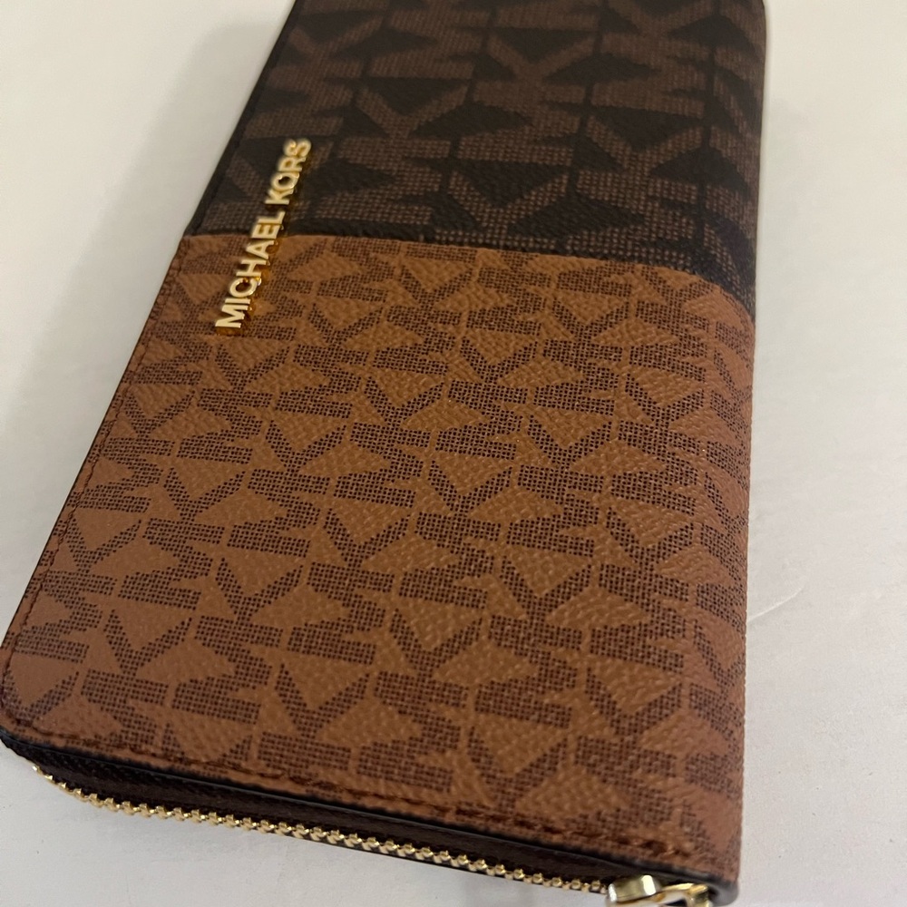 Michael Kors Two-Tone Women’s Wallet in Brown - Picture 13 of 16